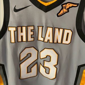 JERSEY BUNDLE”THE LAND”, “LAKERS”Lebron James #23